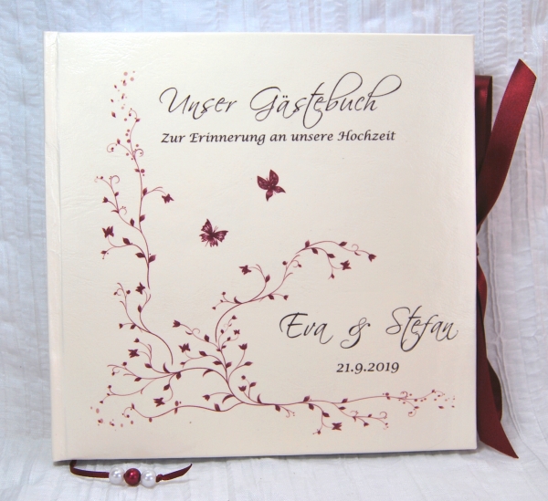Personalisiertes Gästebuch zur Hochzeit mit Rosenranken und Schmetterlingen in Weinrot & Bordeaux
